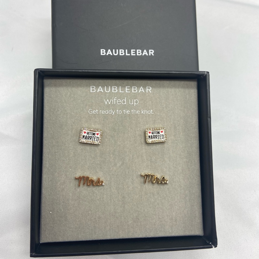 BAUBLEBAR “WIFED UP” DOUBLE PIERCED EARRINGS SET